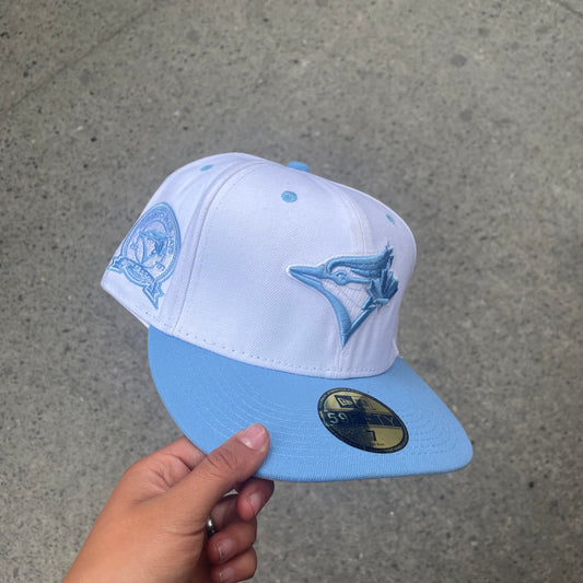 Gorra 59FIFTY Azul Cielo & Blanca – Toronto Blue Jays Edition 🌐🪬
